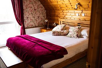 Schlafzimmer 2  im ersten Stock